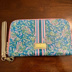 NWOT Lilly  Pulitzer Travel Wallet Passport Holder, Vegan Leather Wristlet